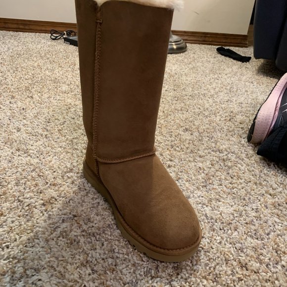 UGG Bailey Button Triplet Chestnut - Picture 10 of 10